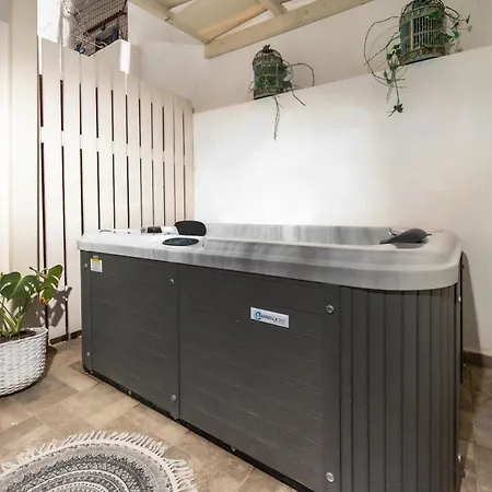 Neroessa - Naxos With Private Jacuzzi Appartamento *